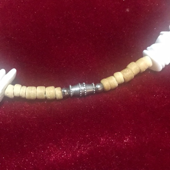 Shell Necklace - Picture 6 of 8